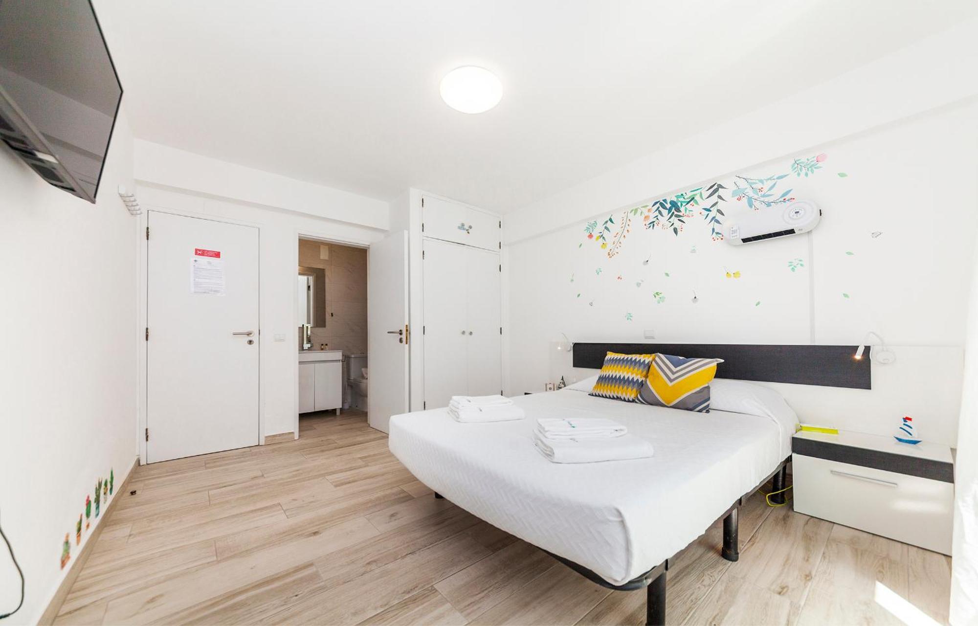 M - Martin & Tomas Guesthouse Lagos Room photo